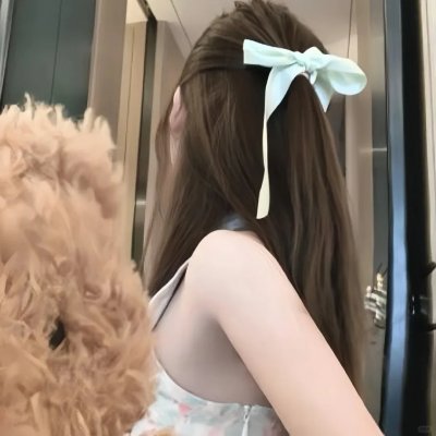 戴脚镣的女孩