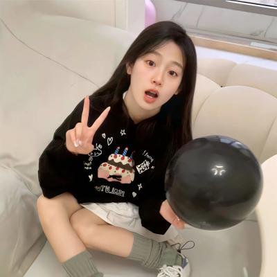 九顶假发的女孩